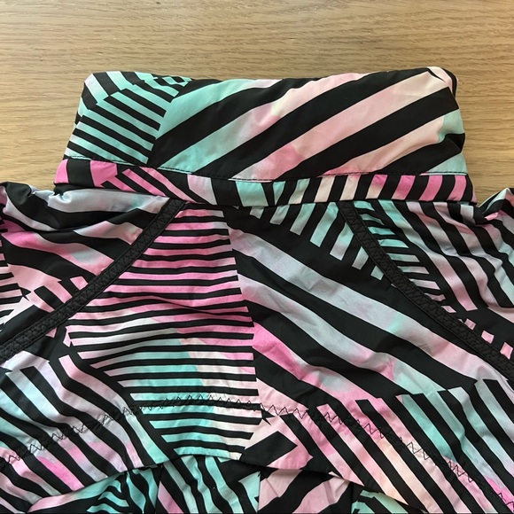 Ivivva • Speed Ahead Black Seeker Stripe Jacket • Size 14 - Picture 7 of 10